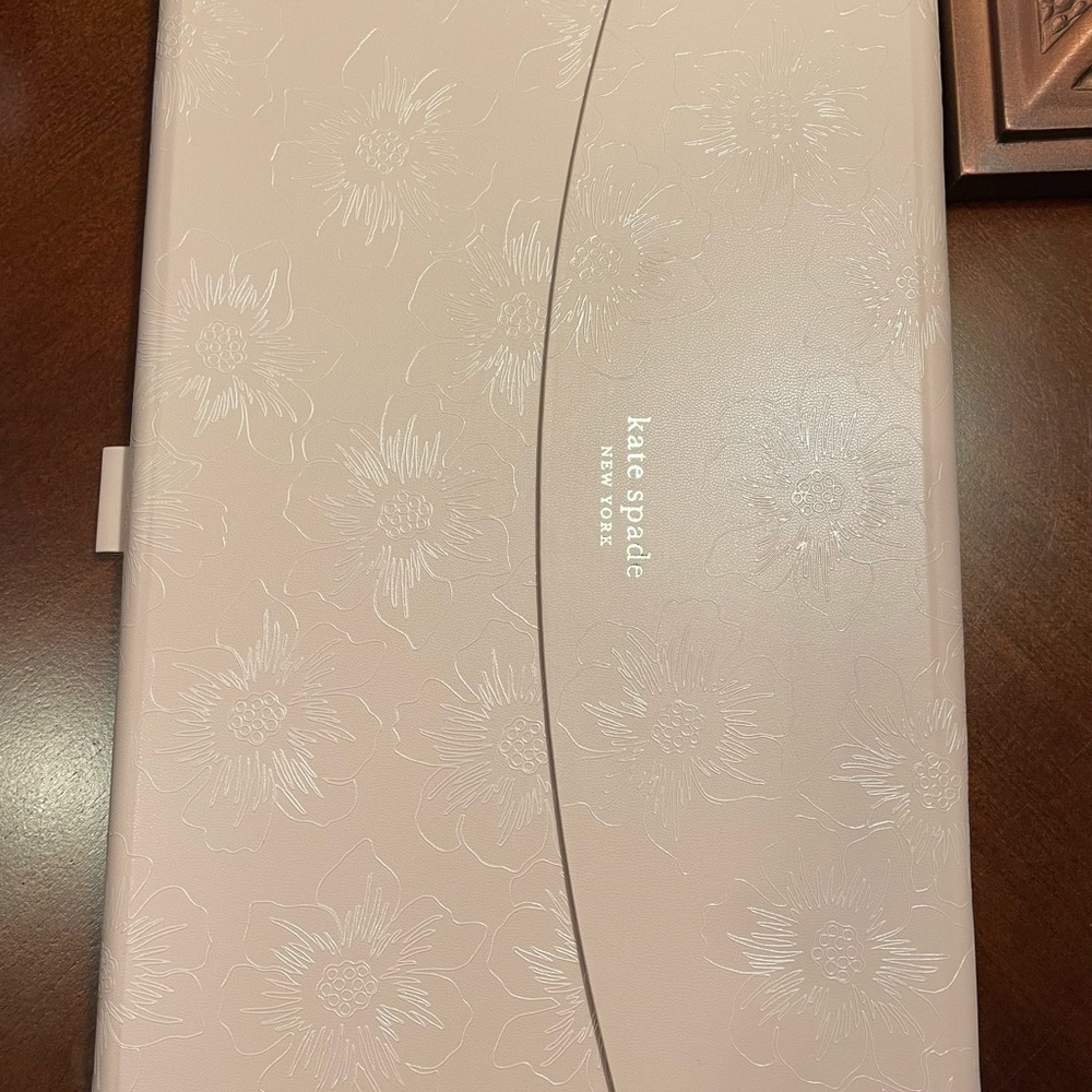 Kate Spade Hollyhock iPad Air 3 Case EUC